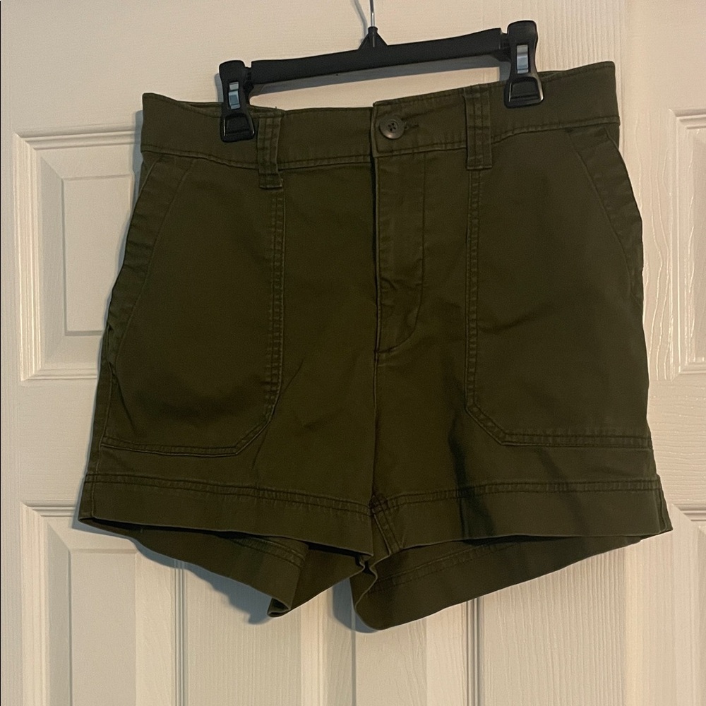 Old Navy Women's Cargo Shorts in Dark Green